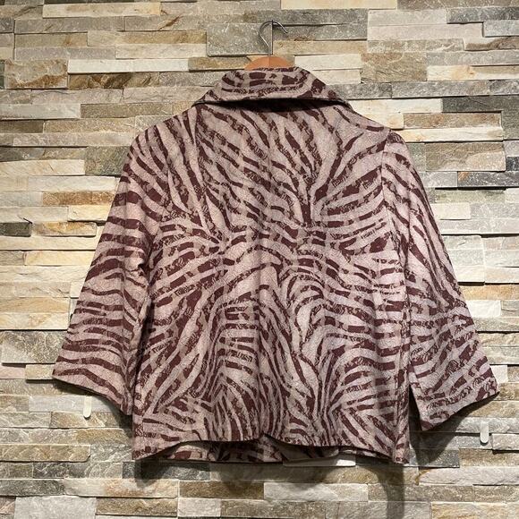 Chico’s 1 Zebra Swing Jacket | Runway-Inspired Neutral Brown Lace Fall '25 Trend - Picture 5 of 9